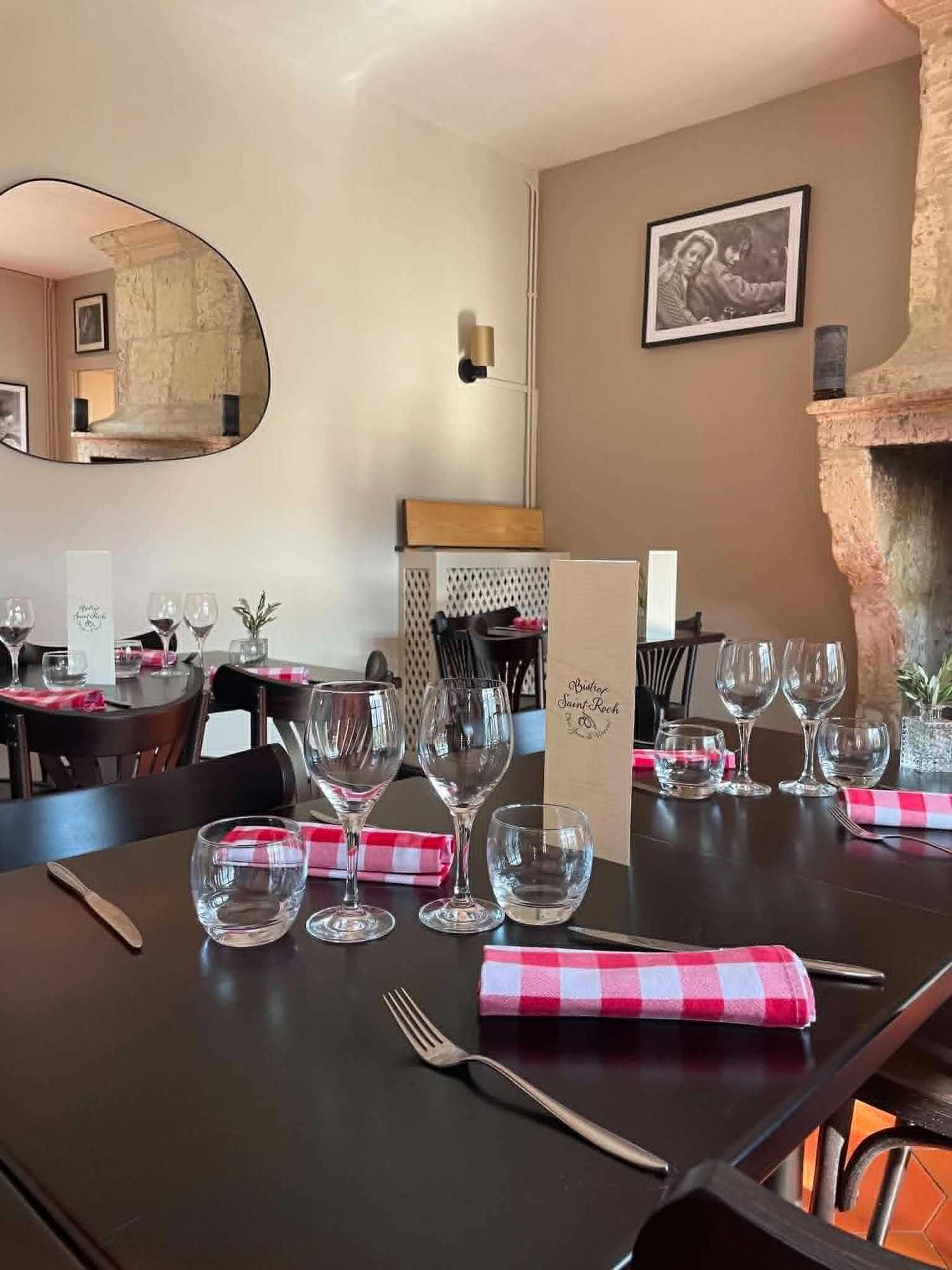La salle intérieure du Bistrot Saint Roch
