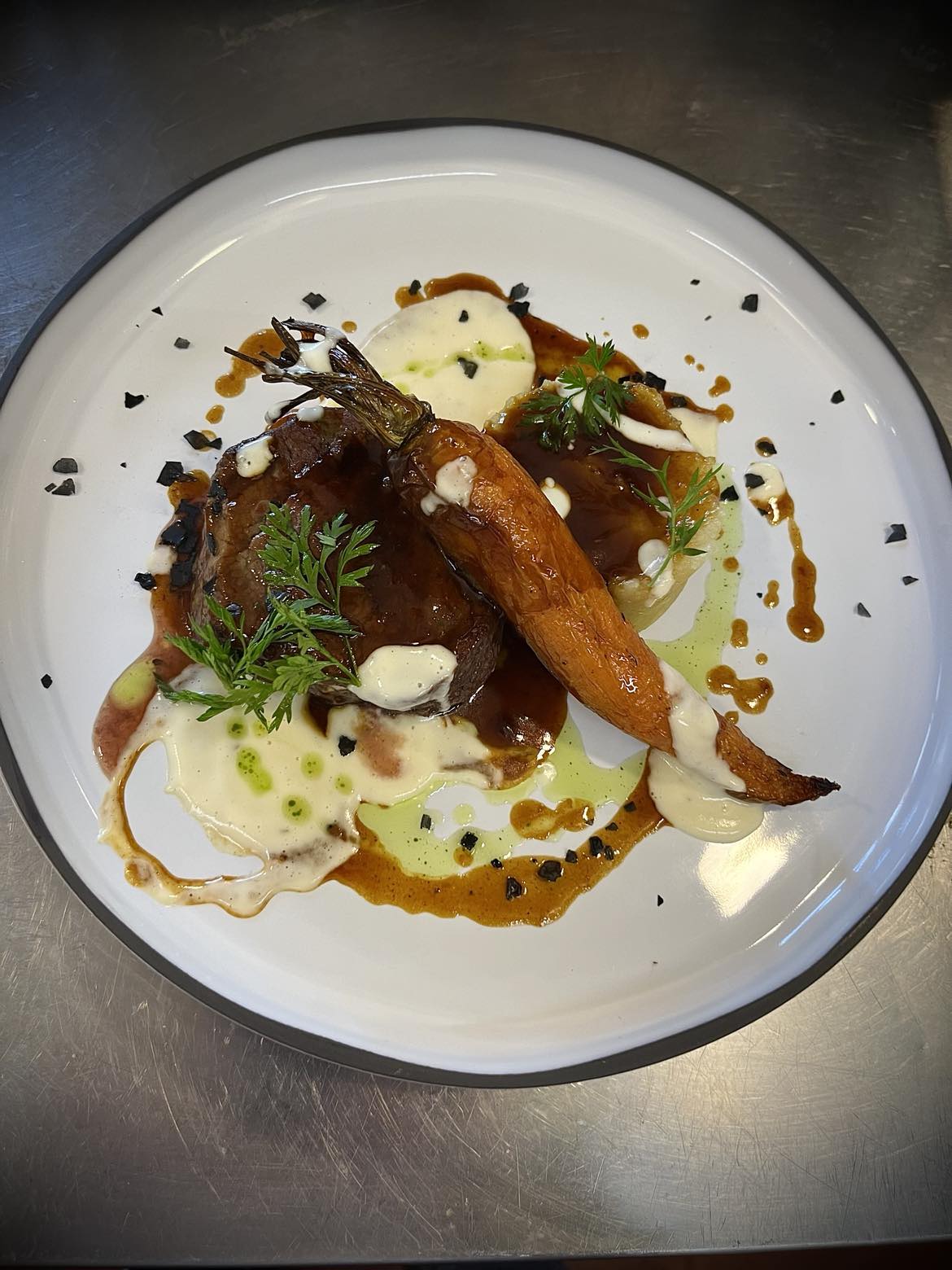 Pièce de bœuf, carotte glacée